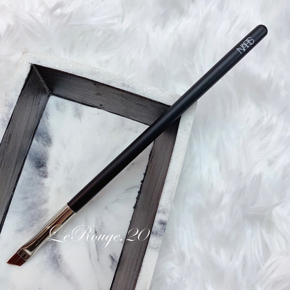 NARS #38 eyeliner / brow brush BRAND New
